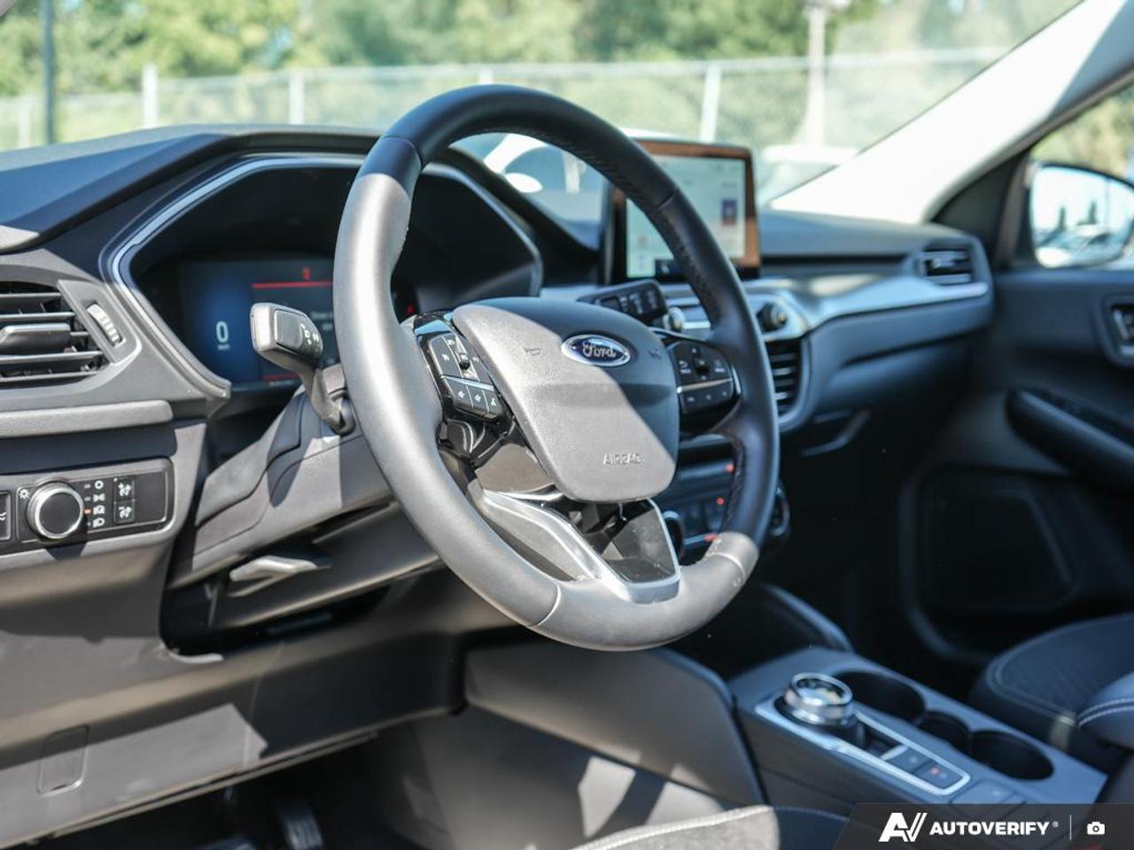 2025 Ford Escape Active APPLE CARPLAY | POWER LIFTGATE | FRONT HEATED BUCK Photo