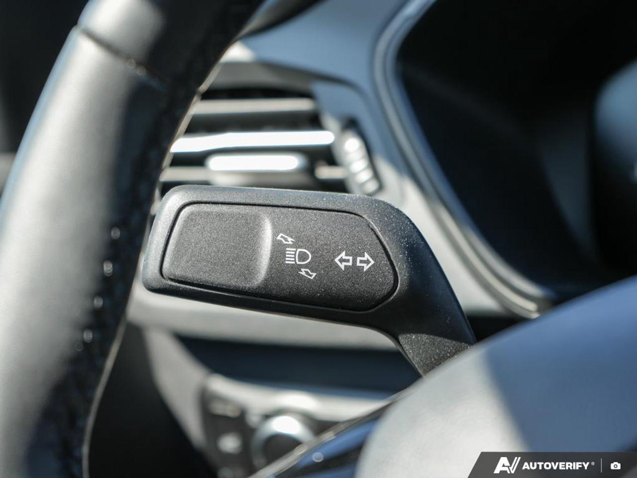 2025 Ford Escape Active APPLE CARPLAY | POWER LIFTGATE | FRONT HEATED BUCK Photo