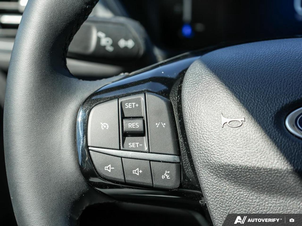 2025 Ford Escape Active APPLE CARPLAY | POWER LIFTGATE | FRONT HEATED BUCK Photo