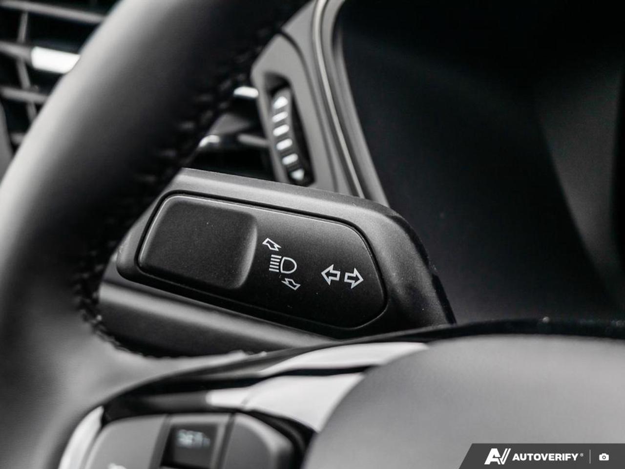 2025 Ford Escape Active APPLE CARPLAY | POWER LIFTGATE | FRONT HEATED BUCK Photo
