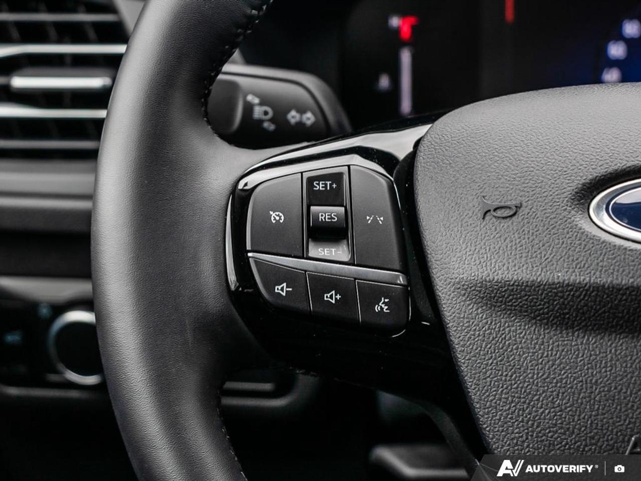 2025 Ford Escape Active APPLE CARPLAY | POWER LIFTGATE | FRONT HEATED BUCK Photo