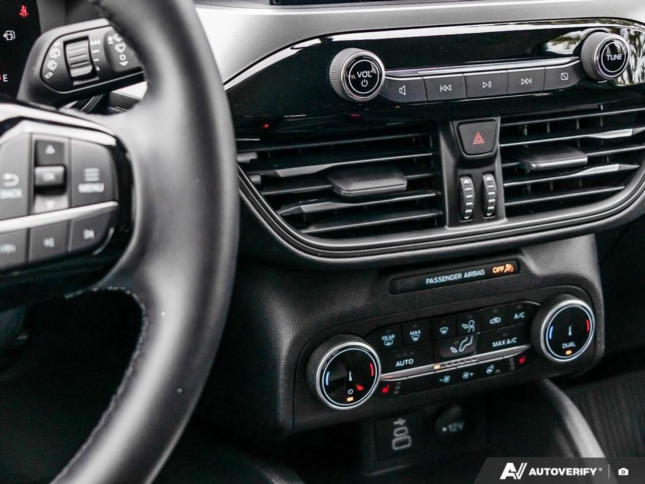 2025 Ford Escape Active APPLE CARPLAY | POWER LIFTGATE | FRONT HEATED BUCK Photo