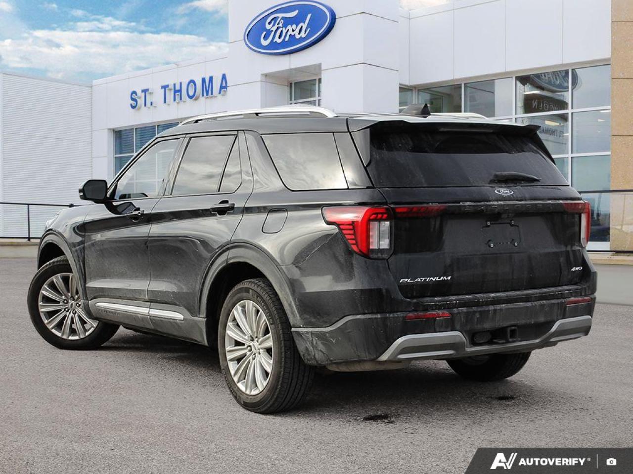 2025 Ford Explorer Platinum Photo3