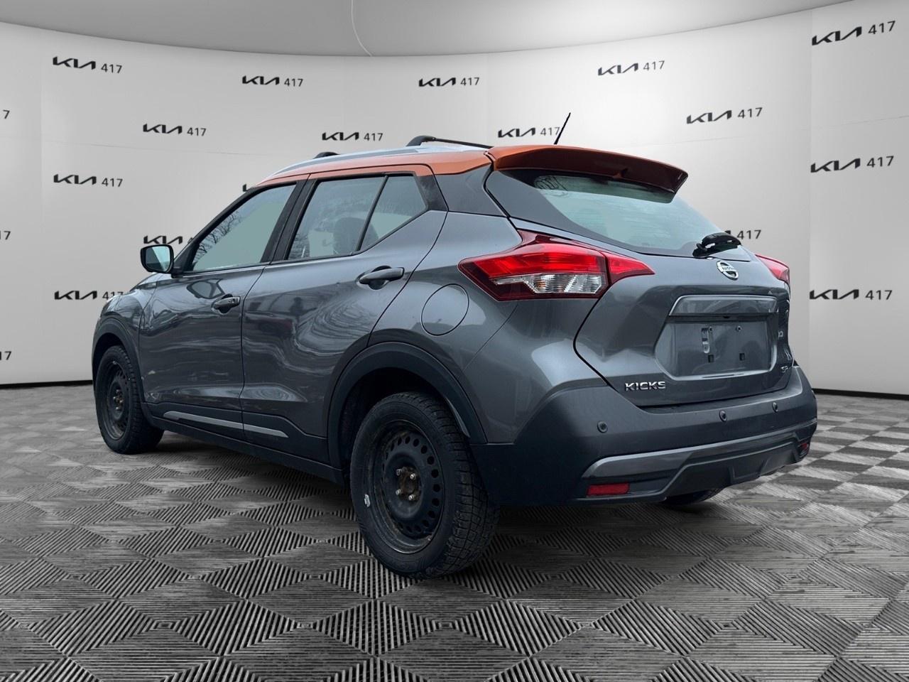 2020 Nissan Kicks SR FWD Photo2