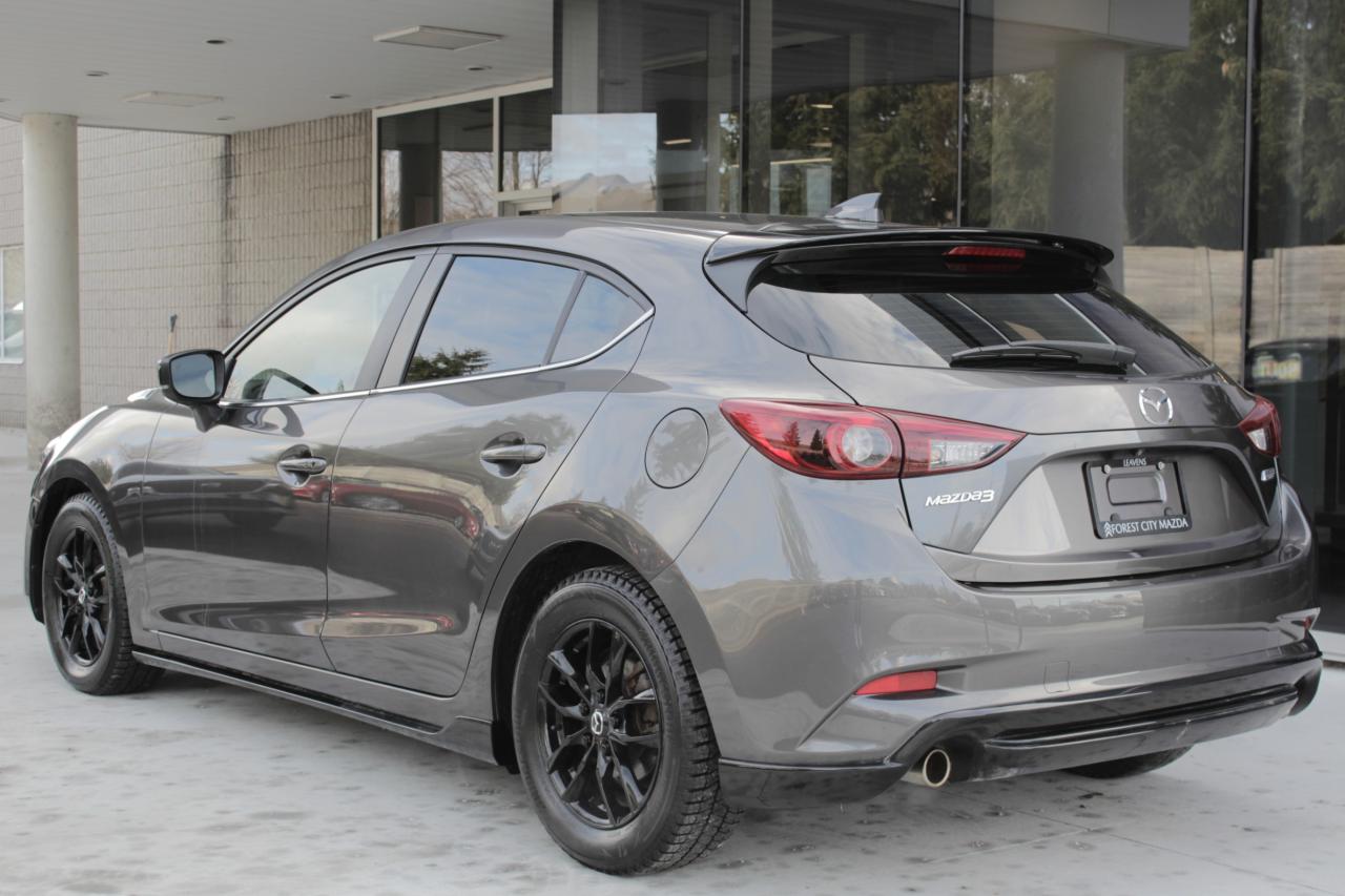 2018 Mazda MAZDA3 GT Photo