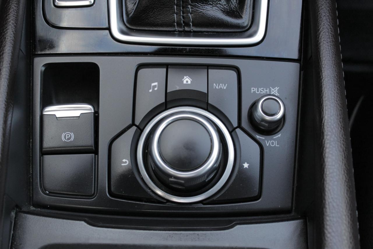 2018 Mazda MAZDA3 GT Photo