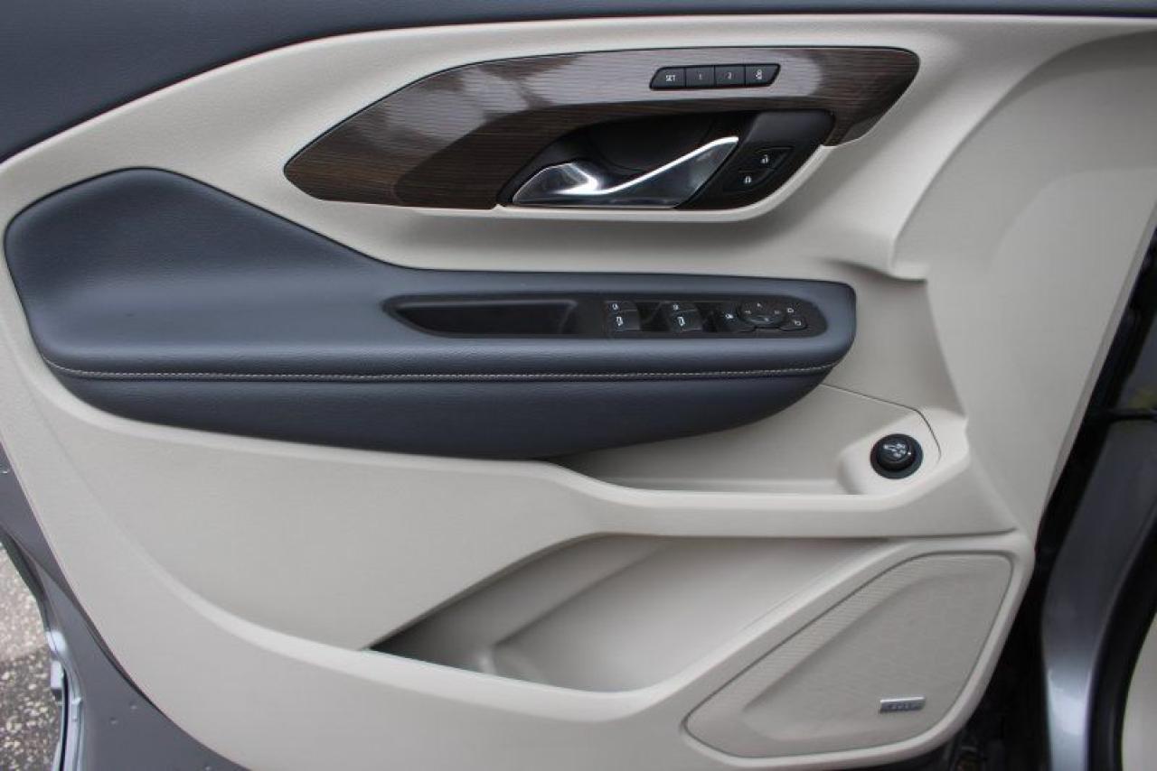 2024 GMC Terrain Denali*AWD*Heated Leather*Moon Roof*CarPlay*Low Ks Photo