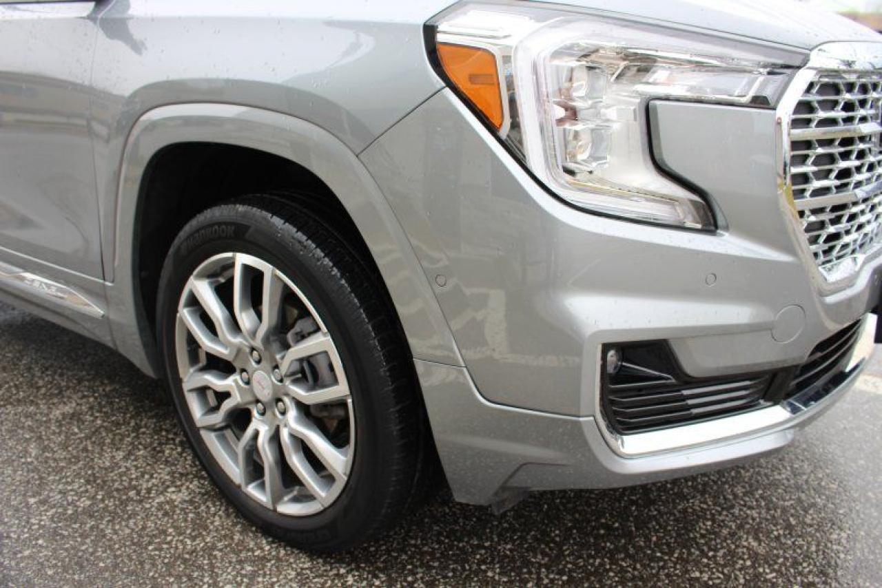 2024 GMC Terrain Denali*AWD*Heated Leather*Moon Roof*CarPlay*Low Ks Photo