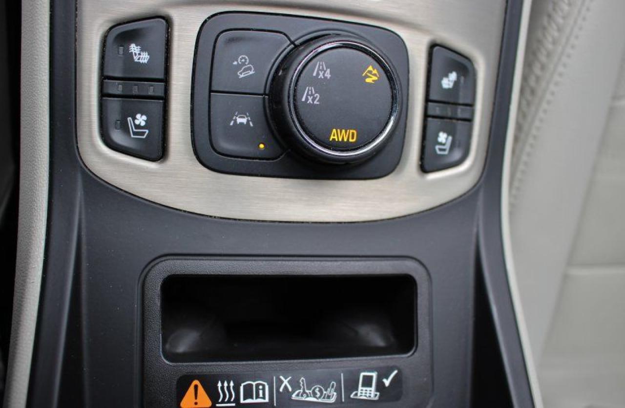 2024 GMC Terrain Denali*AWD*Heated Leather*Moon Roof*CarPlay*Low Ks Photo