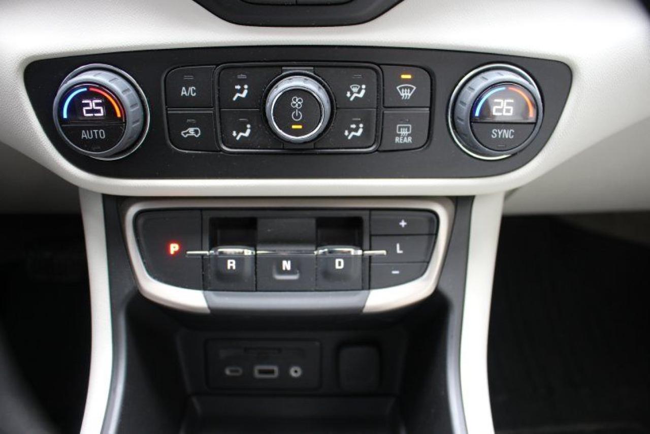 2024 GMC Terrain Denali*AWD*Heated Leather*Moon Roof*CarPlay*Low Ks Photo