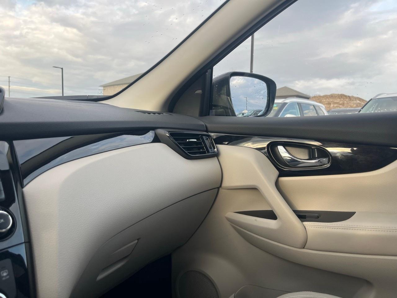 2023 Nissan Qashqai AWD SL CVT Photo