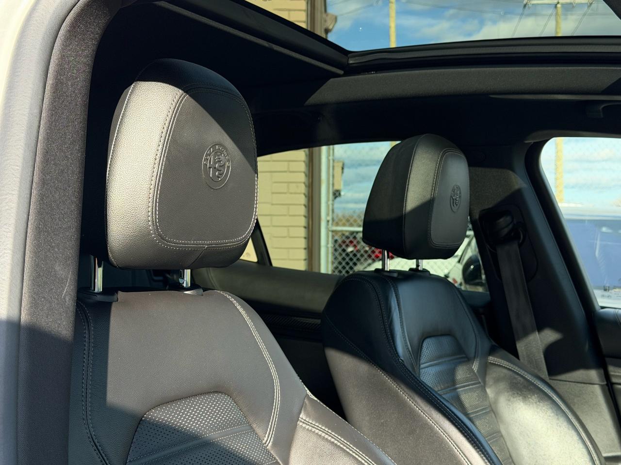 2019 Alfa Romeo Stelvio Ti Sport CARBONINT|NAVI|BACKUP - Photo #12