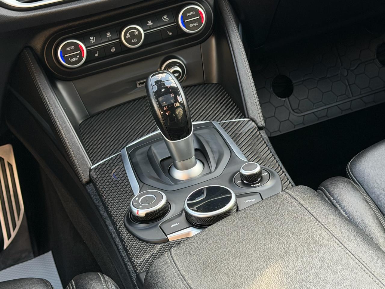 2019 Alfa Romeo Stelvio Ti Sport CARBONINT|NAVI|BACKUP Photo
