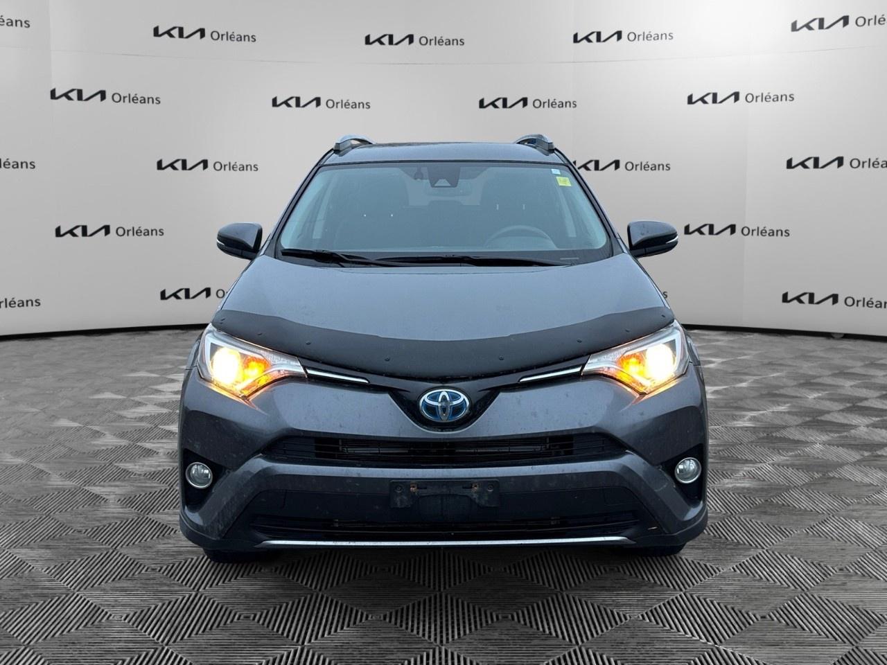 2018 Toyota RAV4 AWD Hybrid LE Photo