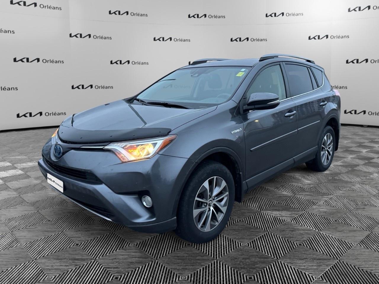 2018 Toyota RAV4 AWD Hybrid LE Photo0