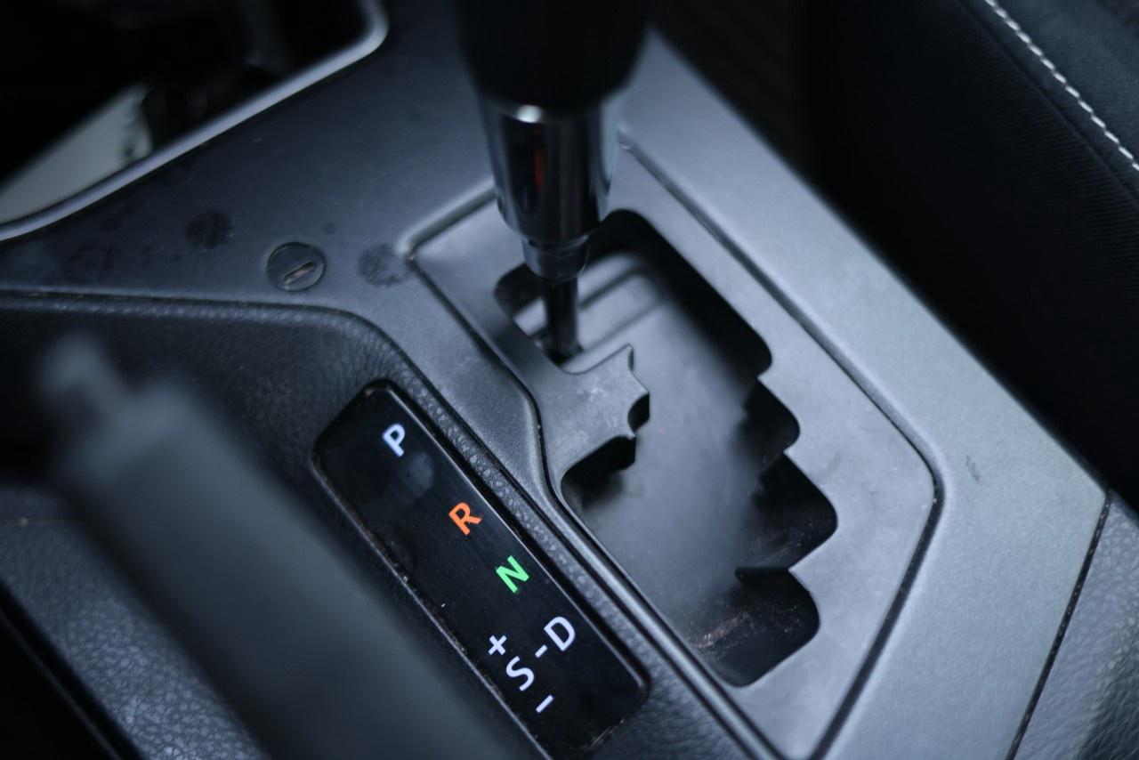 2018 Toyota RAV4 AWD Hybrid LE Photo