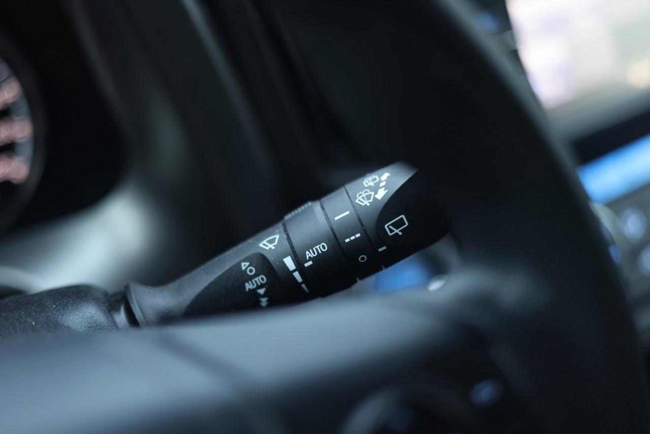 2018 Toyota RAV4 AWD Hybrid LE Photo