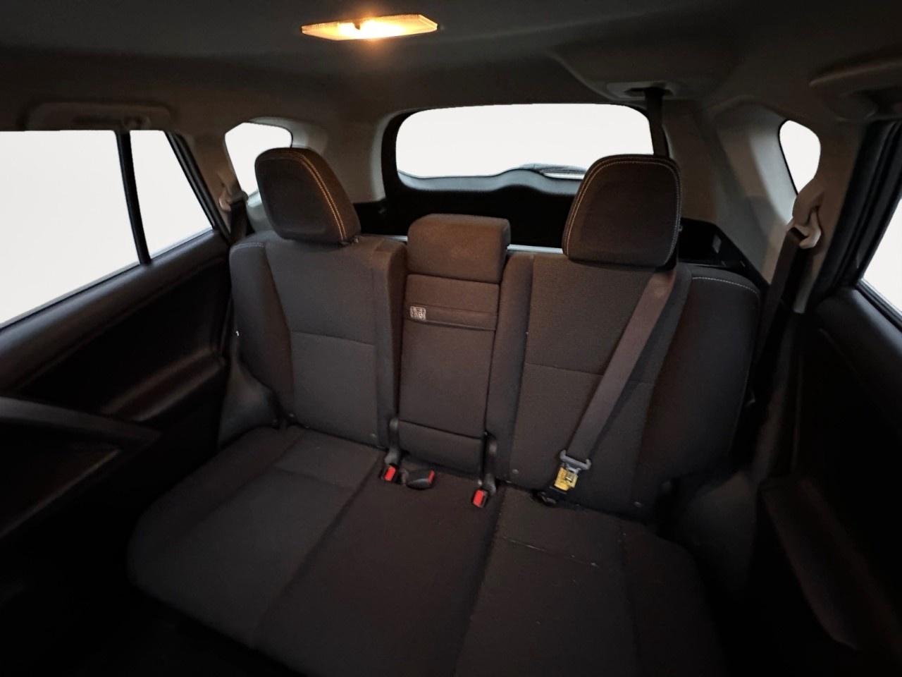 2018 Toyota RAV4 AWD Hybrid LE Photo