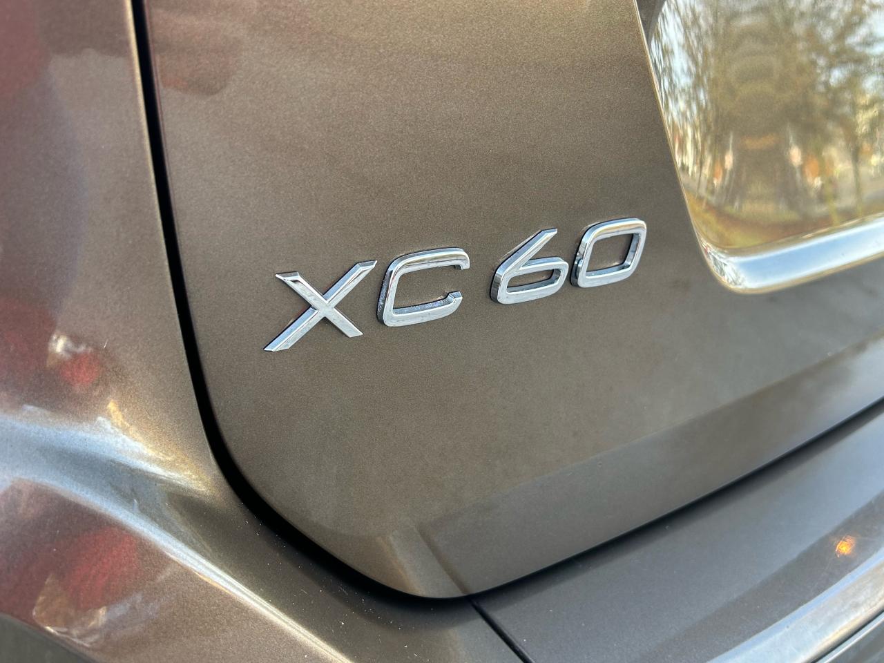 2017 Volvo XC60 T6 Drive-E Premier - Photo #13