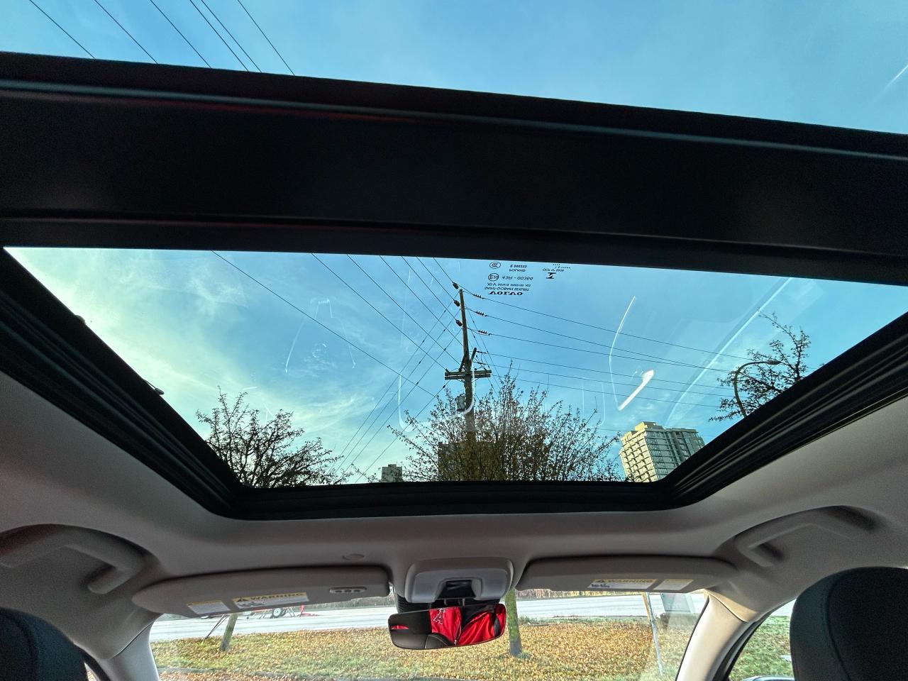 2017 Volvo XC60 T6 Drive-E Premier - Photo #15