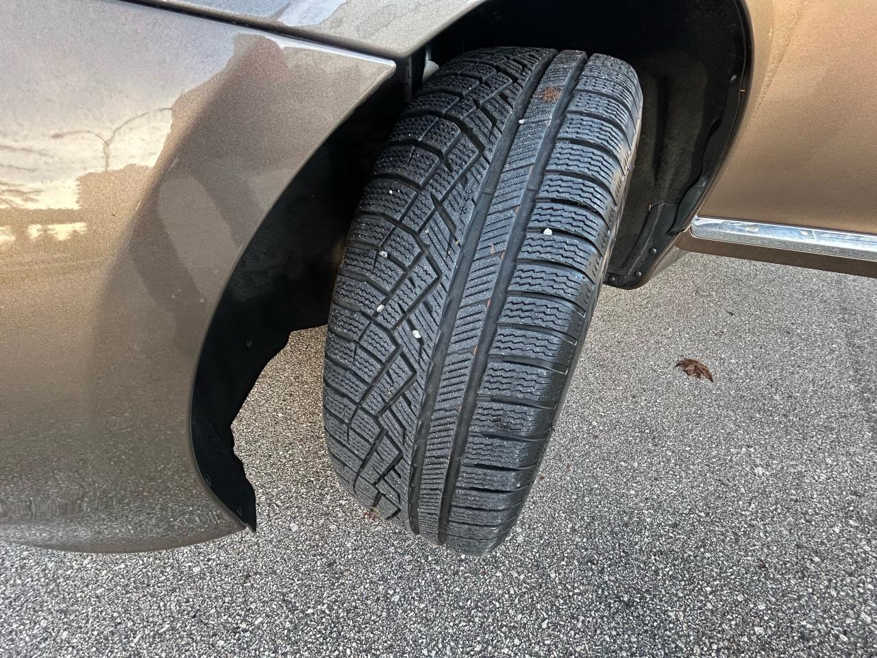 2017 Volvo XC60 T6 Drive-E Premier - Photo #12