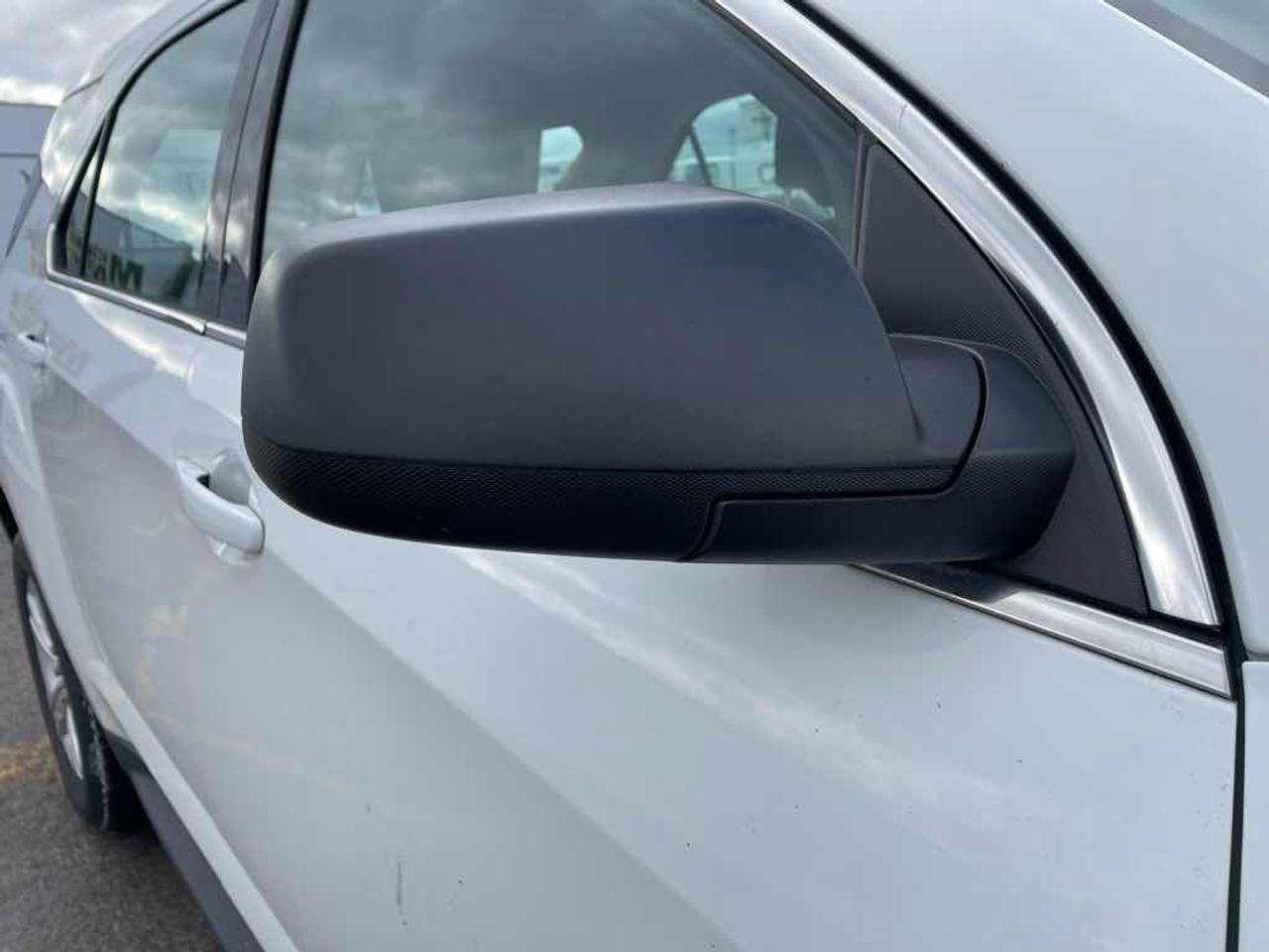 2015 Chevrolet Equinox LS Photo