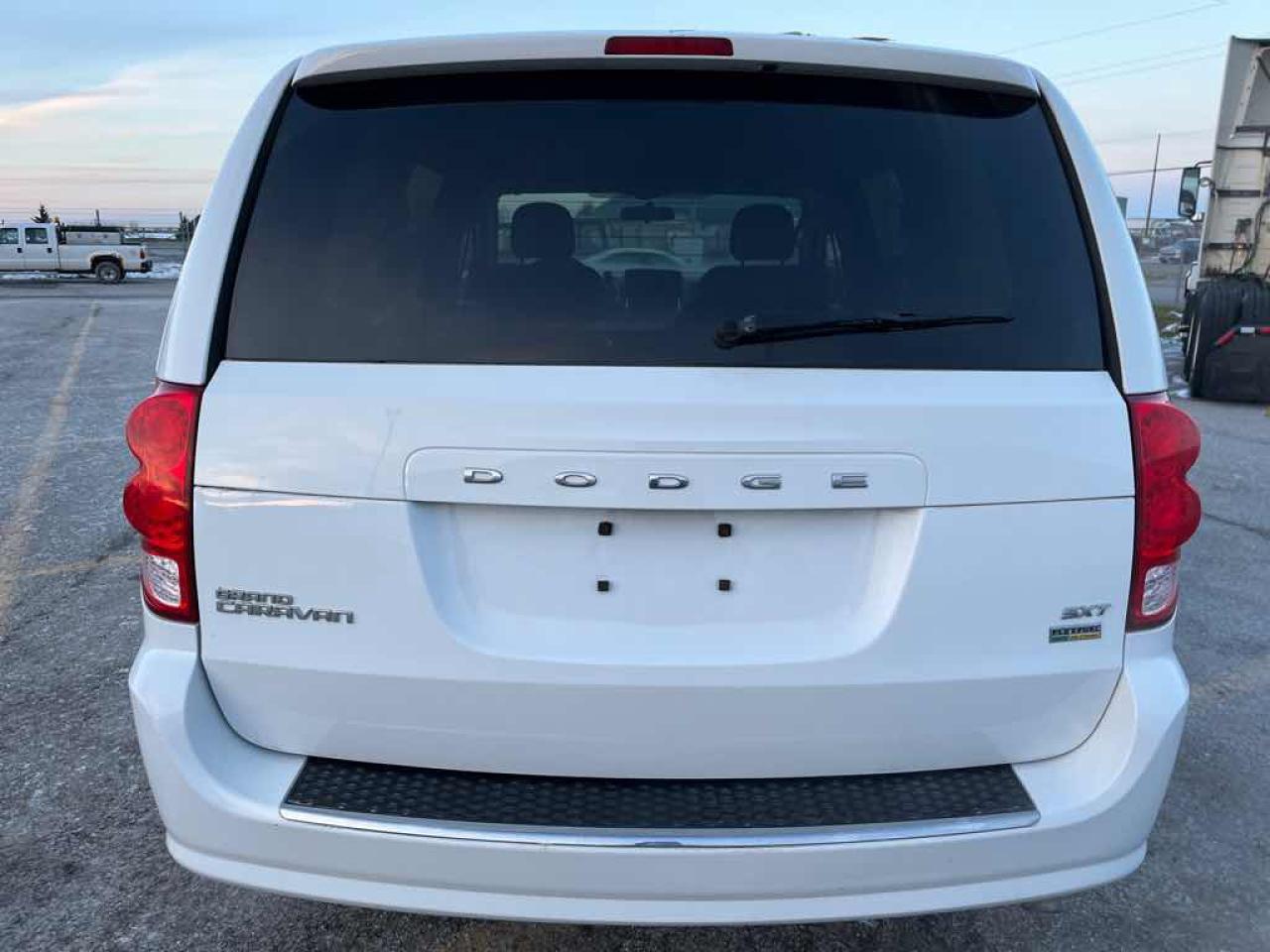 2017 Dodge Grand Caravan SE Photo4