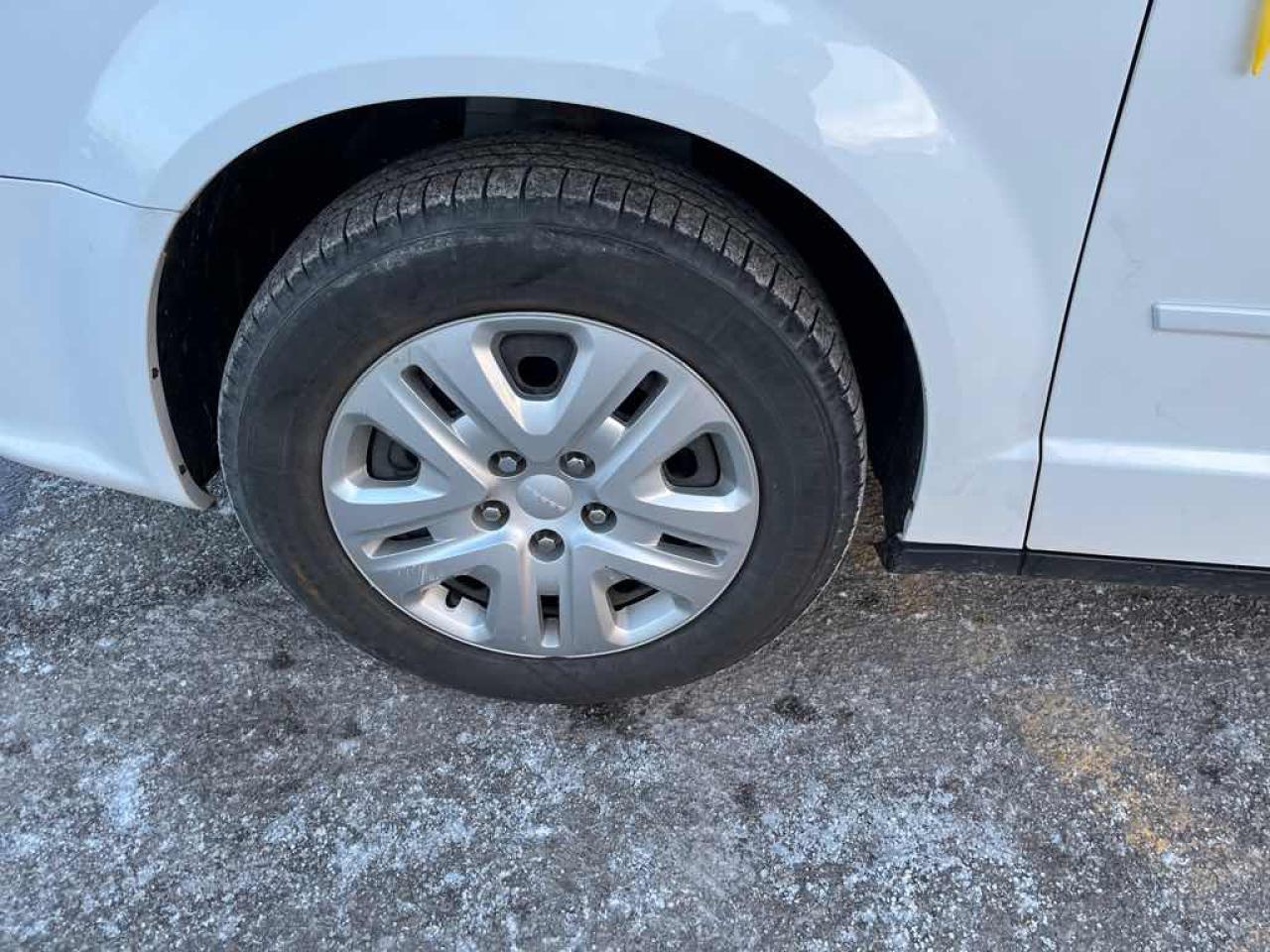 2017 Dodge Grand Caravan SE - Photo #15