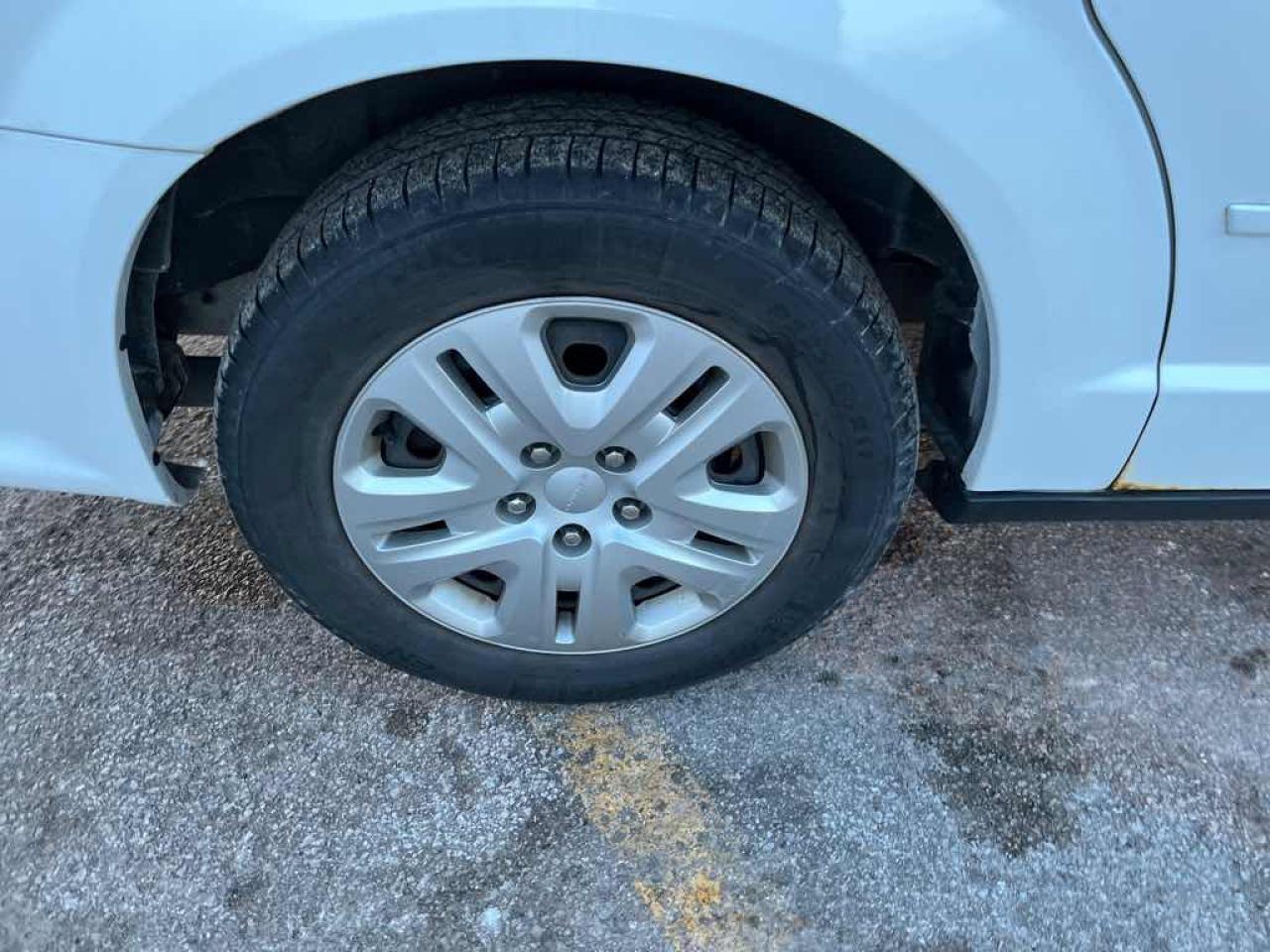 2017 Dodge Grand Caravan SE - Photo #17