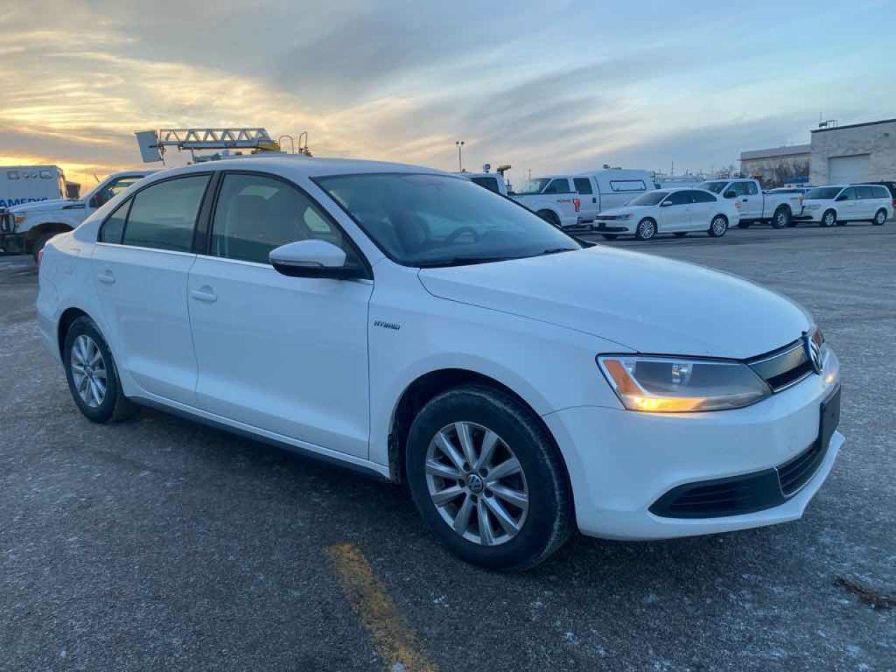 2013 VOLKSW JETTA HYBRID Photo2