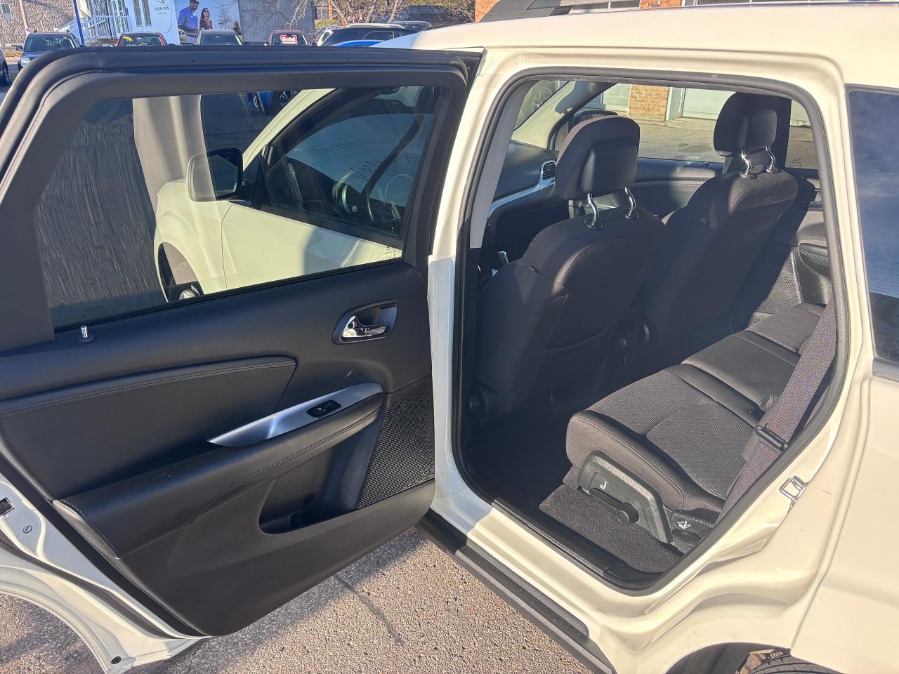 2017 Dodge Journey SXT LOW KMS TOW PACK - Photo #14