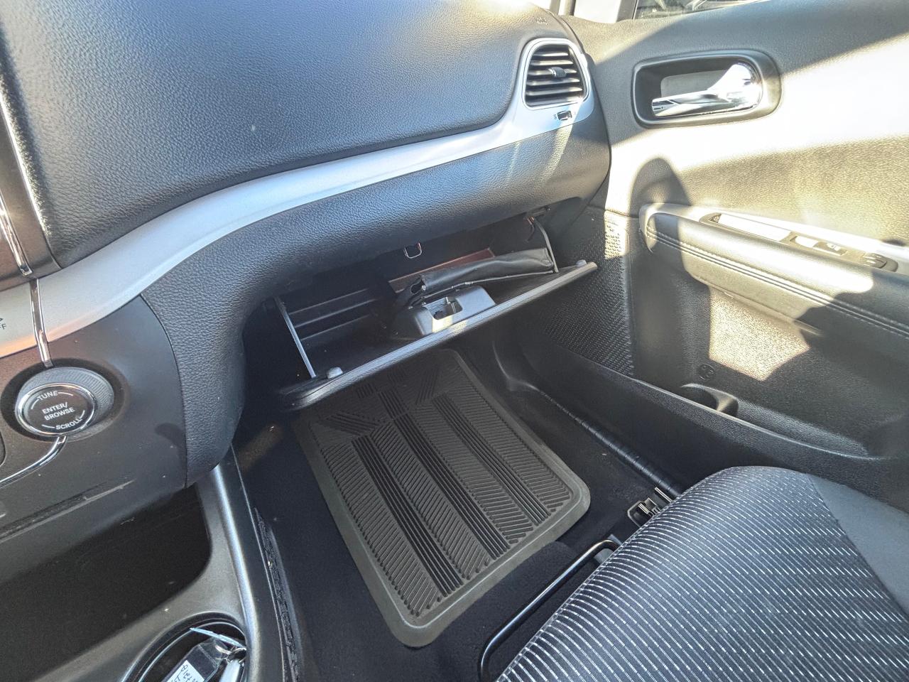 2017 Dodge Journey SXT LOW KMS TOW PACK - Photo #27