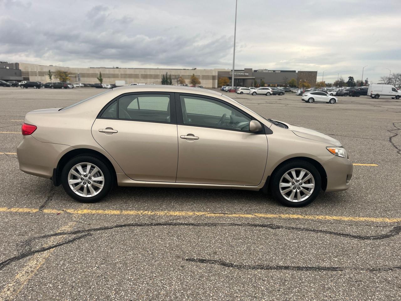 2010 Toyota Corolla LE Photo