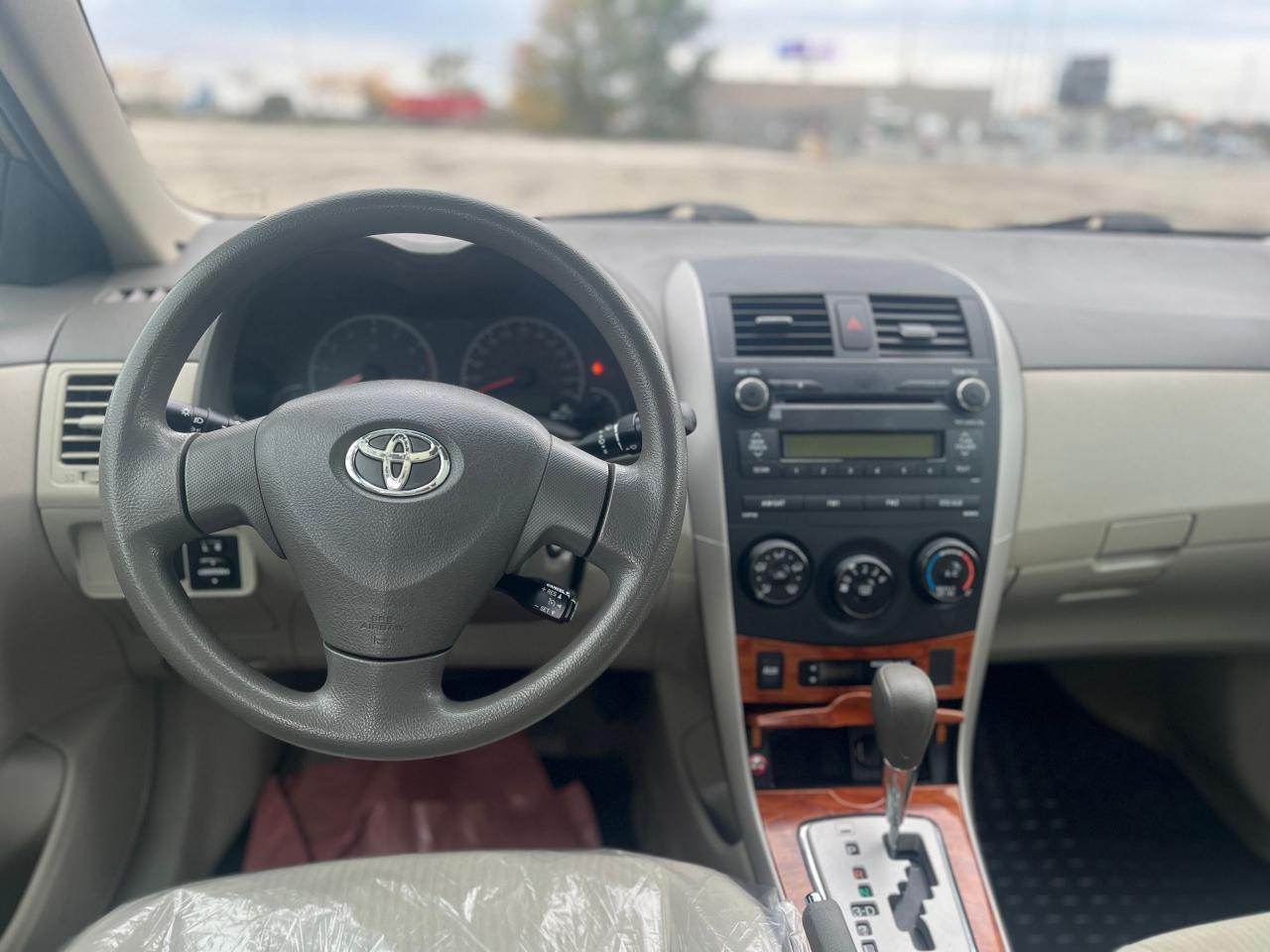 2010 Toyota Corolla LE Photo