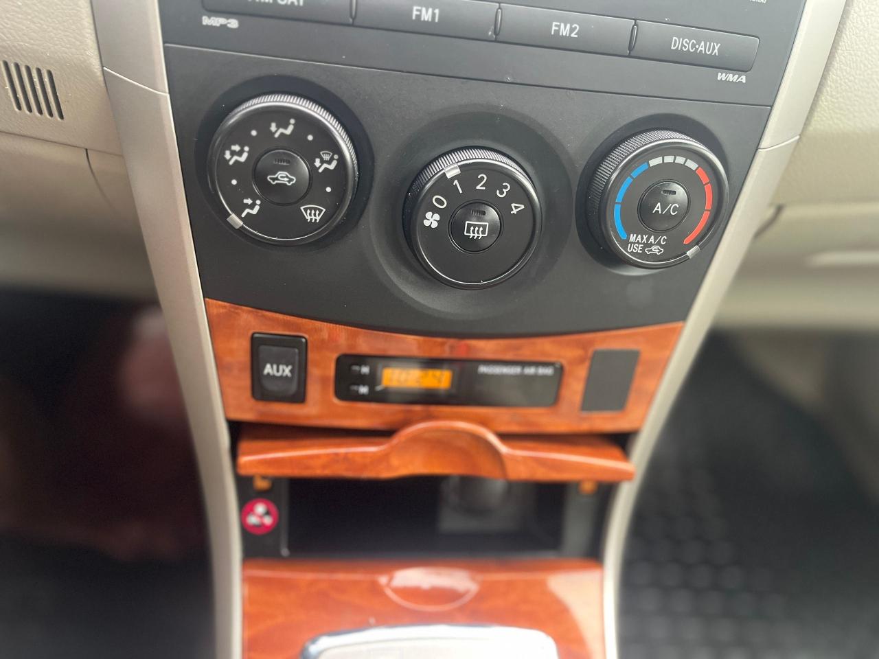 2010 Toyota Corolla LE Photo