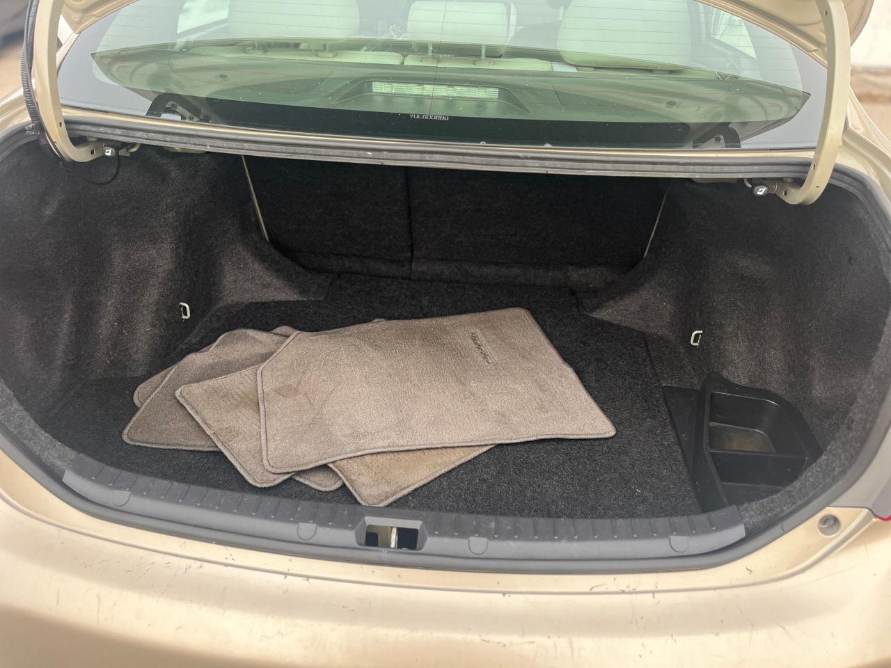 2010 Toyota Corolla LE Photo