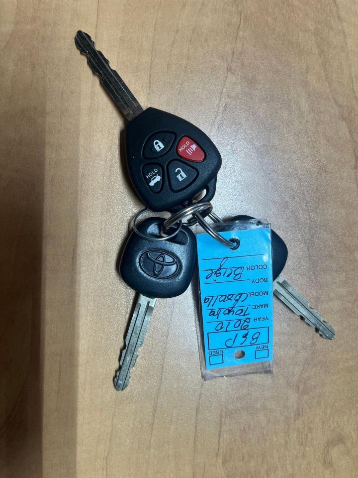 2010 Toyota Corolla LE Photo