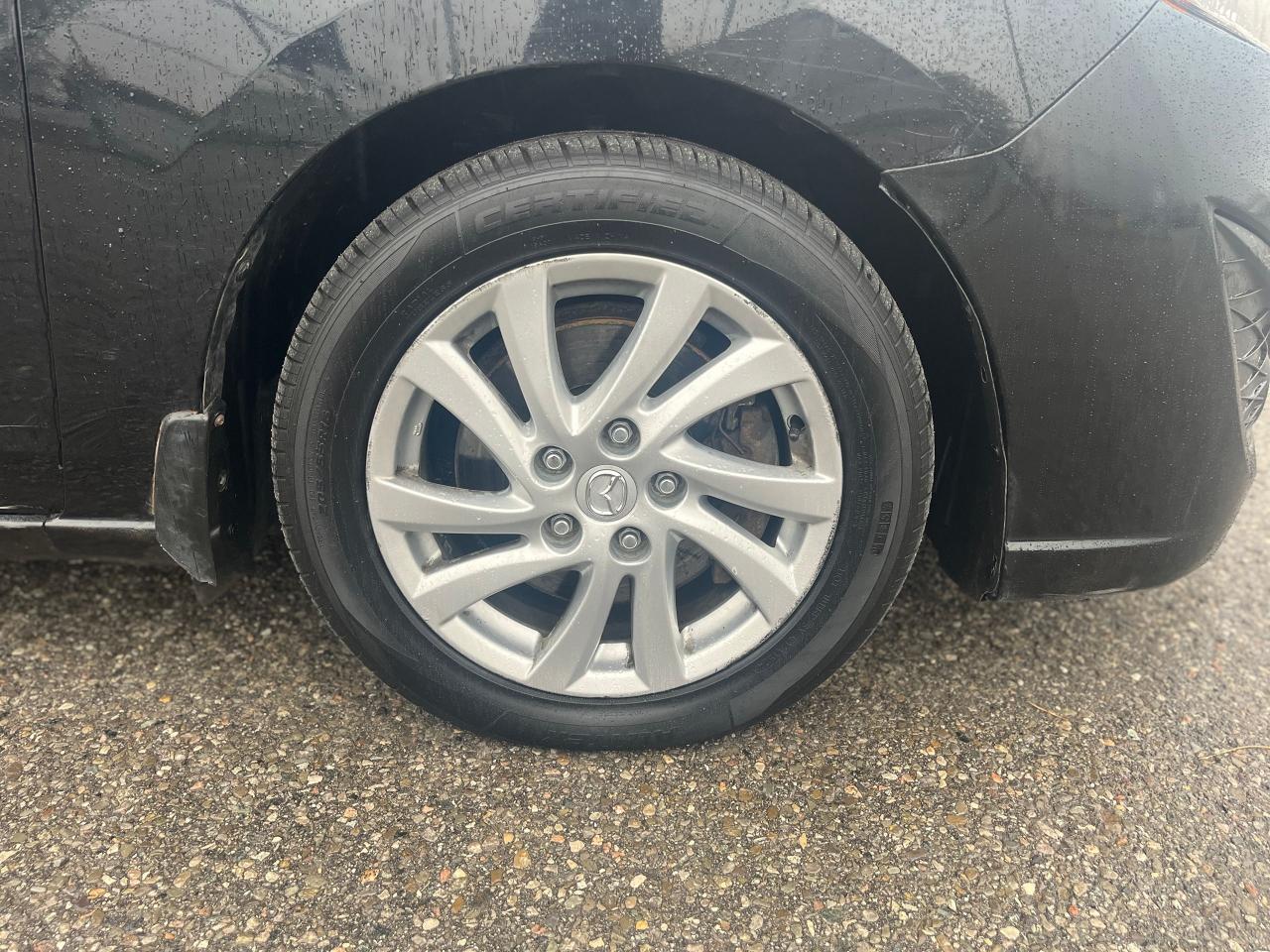 2012 Mazda MAZDA5 GS Photo