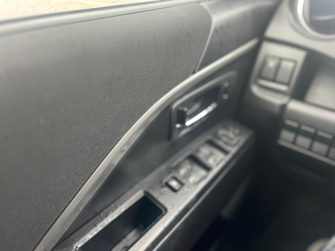 2012 Mazda MAZDA5 GS Photo