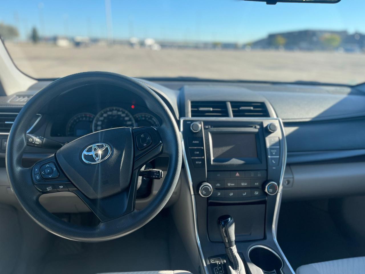 2015 Toyota Camry 4dr Sdn I4 Auto LE Photo