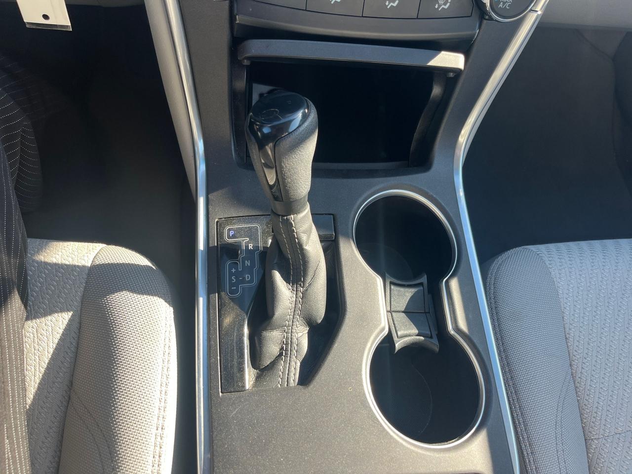 2015 Toyota Camry 4dr Sdn I4 Auto LE Photo