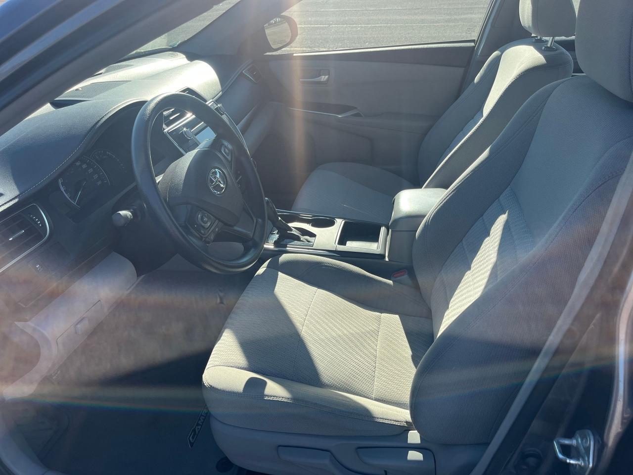 2015 Toyota Camry 4dr Sdn I4 Auto LE Photo