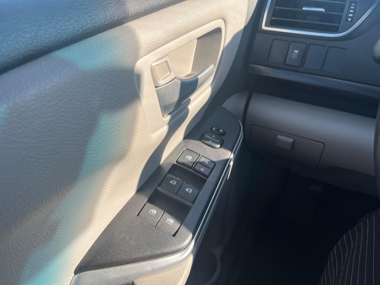 2015 Toyota Camry 4dr Sdn I4 Auto LE Photo