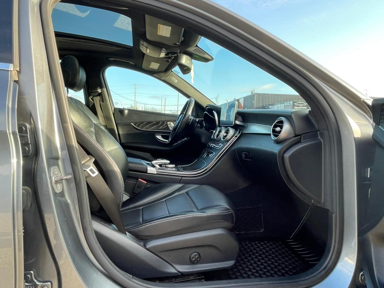 2018 Mercedes-Benz C-Class 4MATIC NO ACCIDENT CERTIFED NAVI BLIND SPOT PANOR - Photo #15