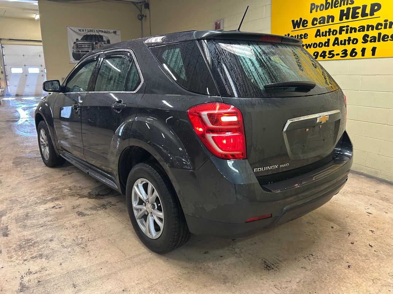 2017 Chevrolet Equinox LS Photo3