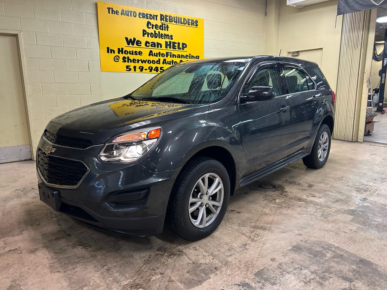 2017 Chevrolet Equinox LS Photo2