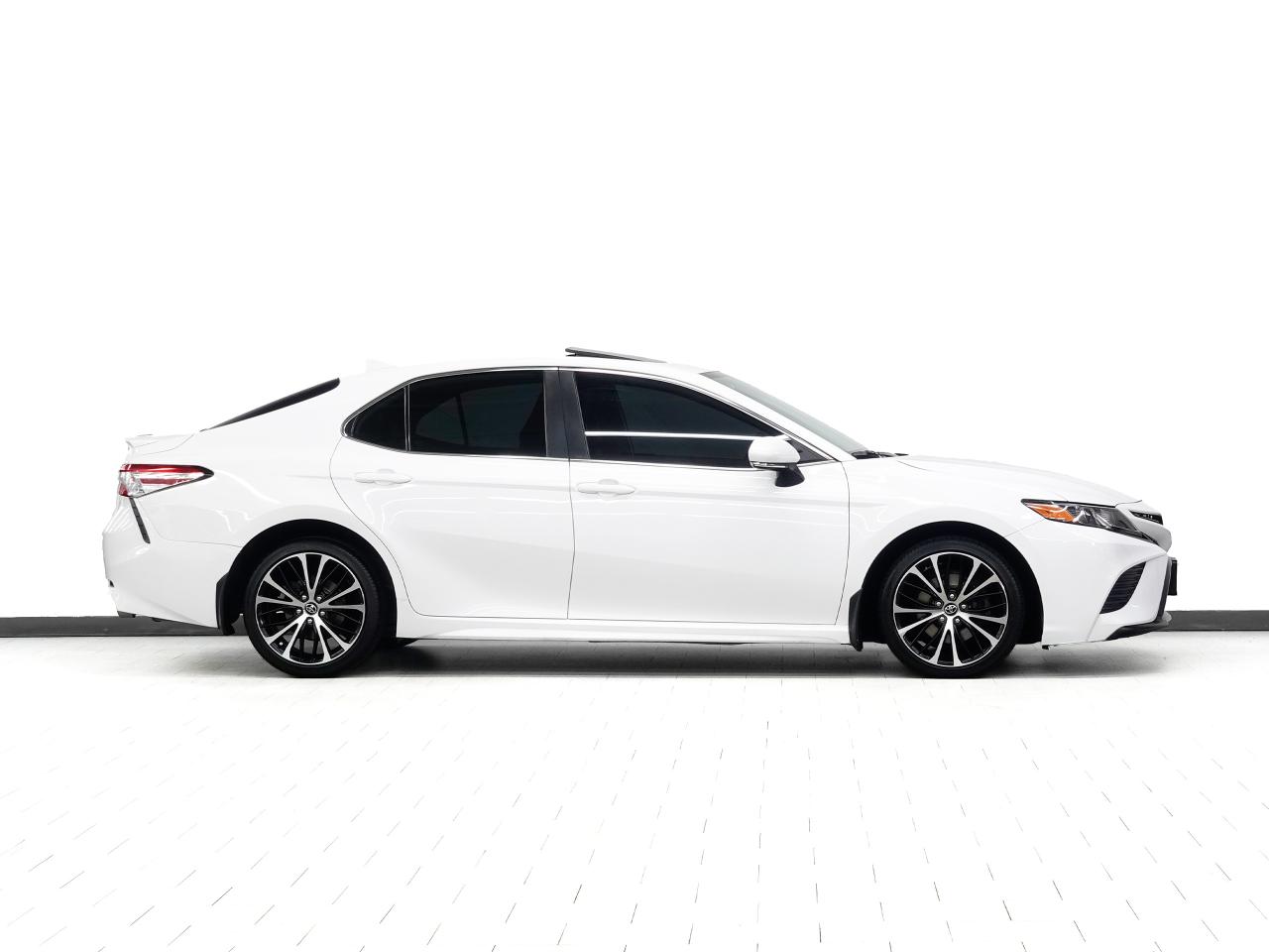 2020 Toyota Camry SE UPGRADE | Leather | Sunroof | LaneDep | CarPlay