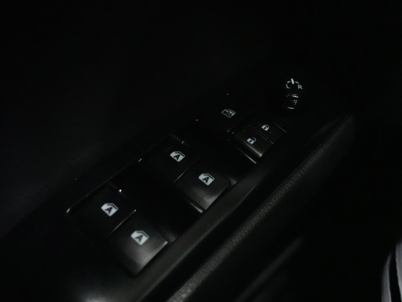 2020 Toyota Camry SE UPGRADE | Leather | Sunroof | LaneDep | CarPlay