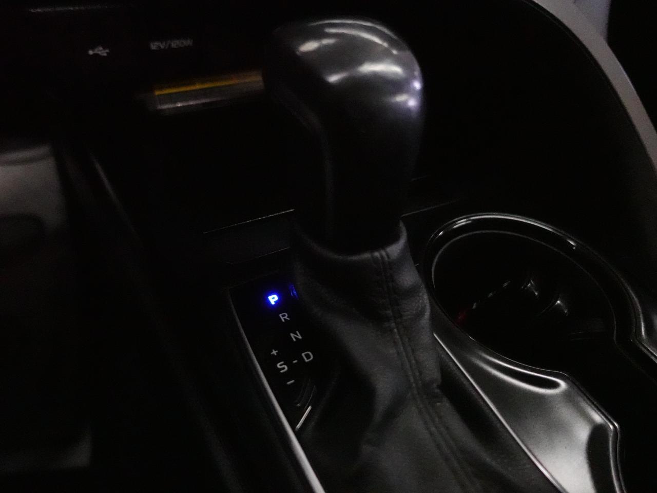 2020 Toyota Camry SE UPGRADE | Leather | Sunroof | LaneDep | CarPlay