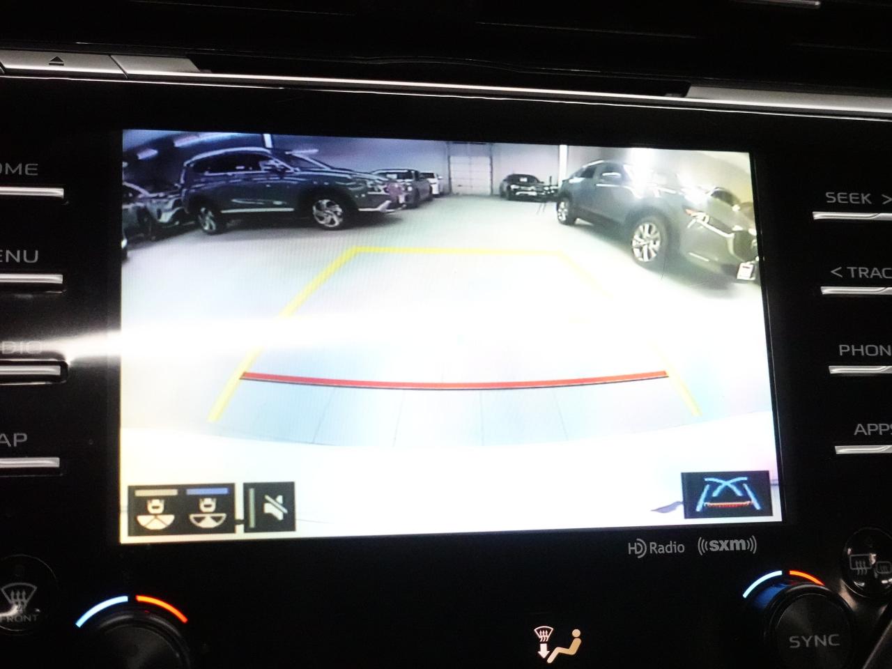 2020 Toyota Camry SE UPGRADE | Leather | Sunroof | LaneDep | CarPlay